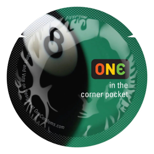 Презерватив із натурального латексу чорного кольору ONE Color Sensations is the corner pocket 1 штука